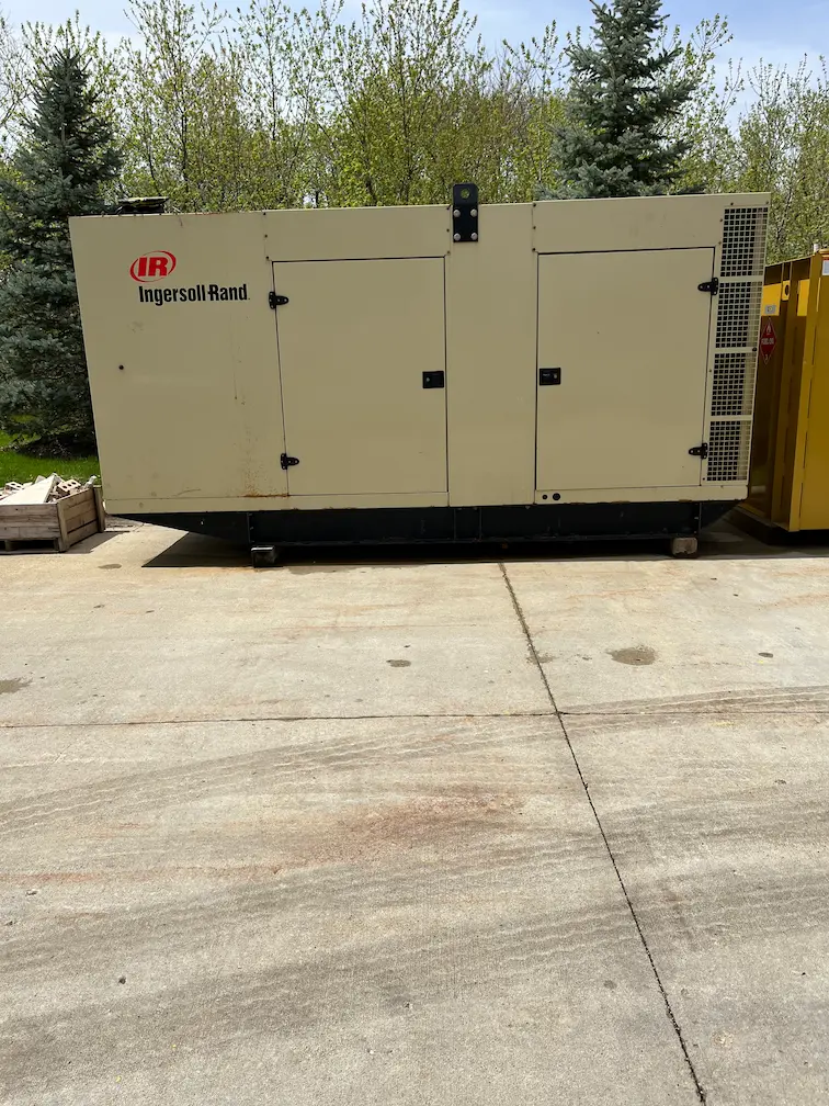 Ingersoll-Rand S400 outdoor power generator maintenance